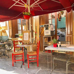 edesmatopoleio-petra-